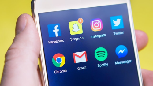 Kelebihan dan Kekurangan Media Sosial yang Perlu Anda Ketahui