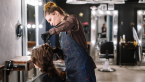 Kelebihan dan Kekurangan Bisnis Salon Rambut